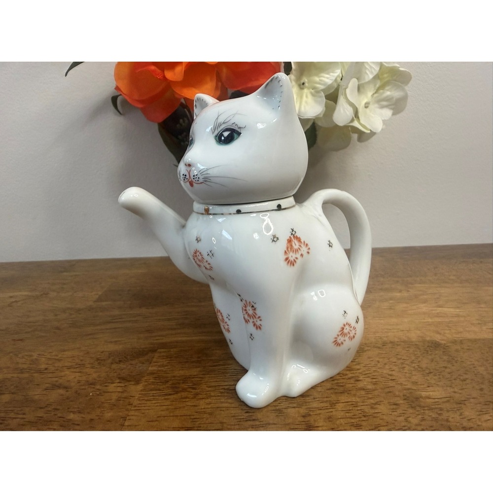 Vintage White Cat Teapot Hand Painted Ceramic‎ Cat Teapot Whimsical Quirky Decor